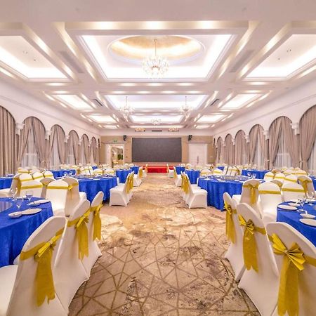 Vienna International Hotel Shanghai Pudong Xiupu Road Bagian luar foto